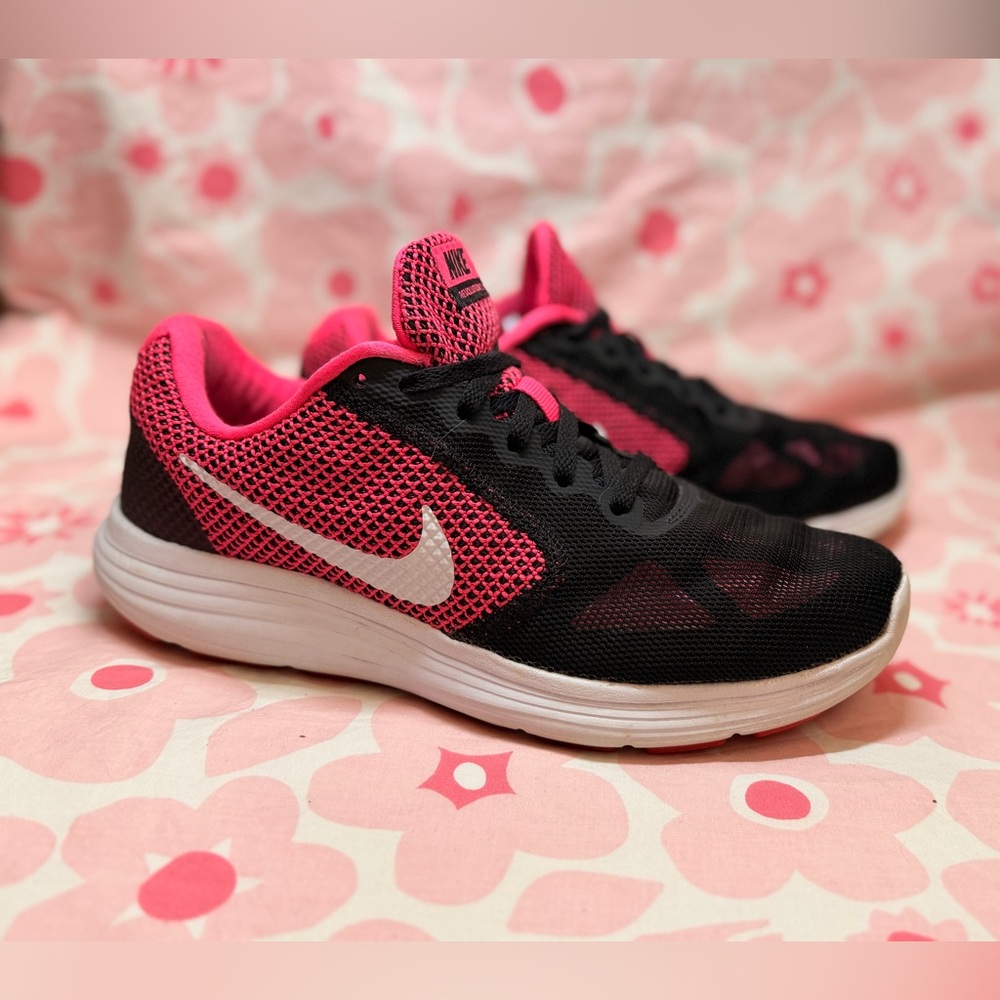 Nike Women’s Revolution 3 Running Shoes – Size 8.5